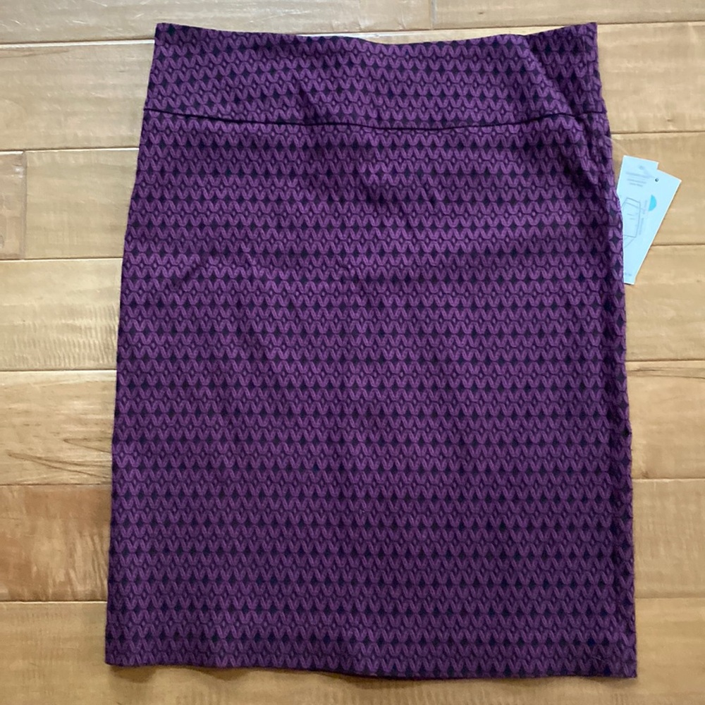 Knee length straight skirt with stretch